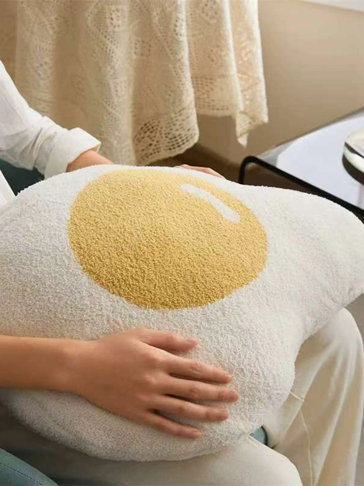 What are the most common mistakes to avoid when knitting your first pillow cover