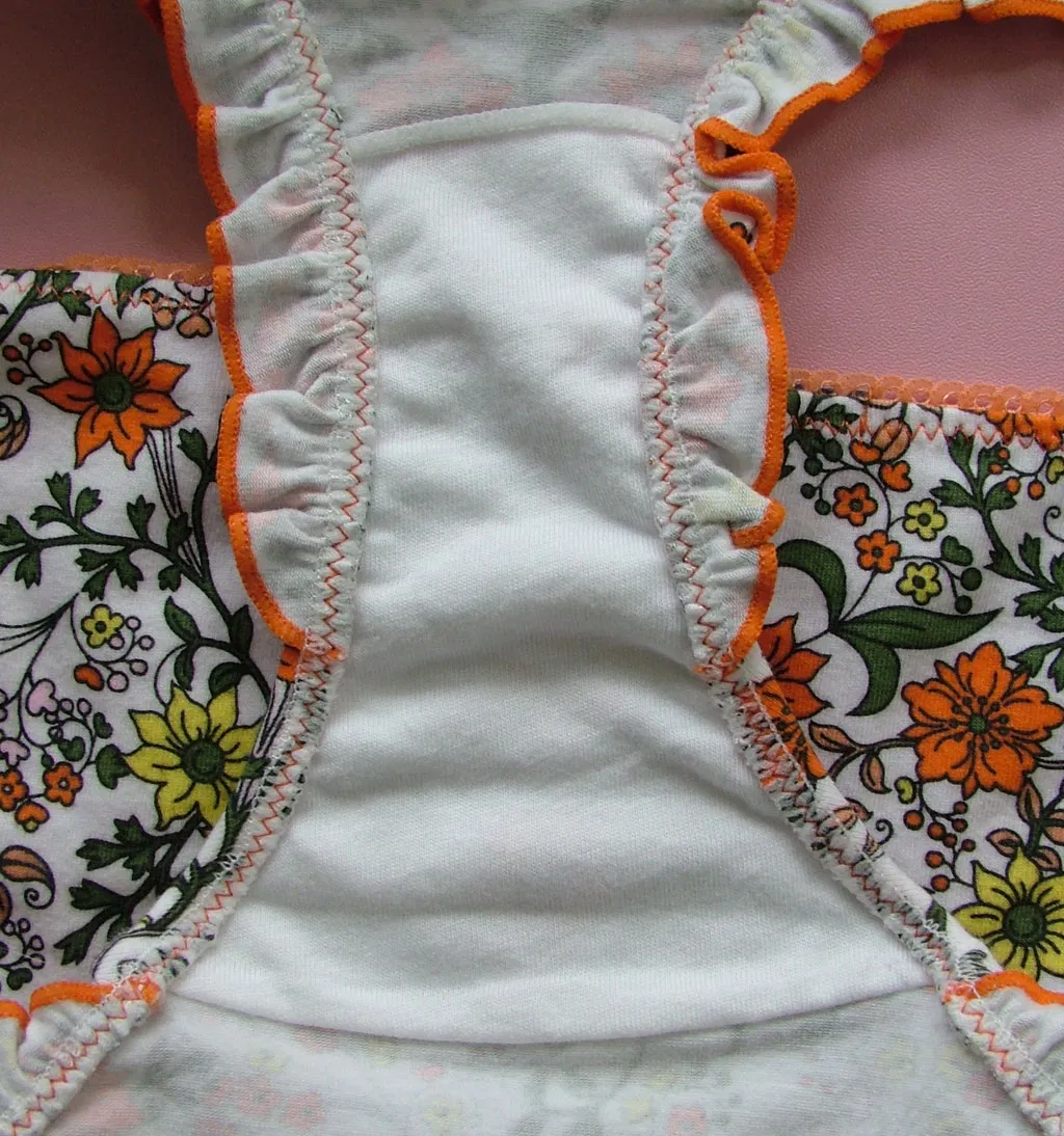 Flower Printed Brief Set in Good Price and Quality
