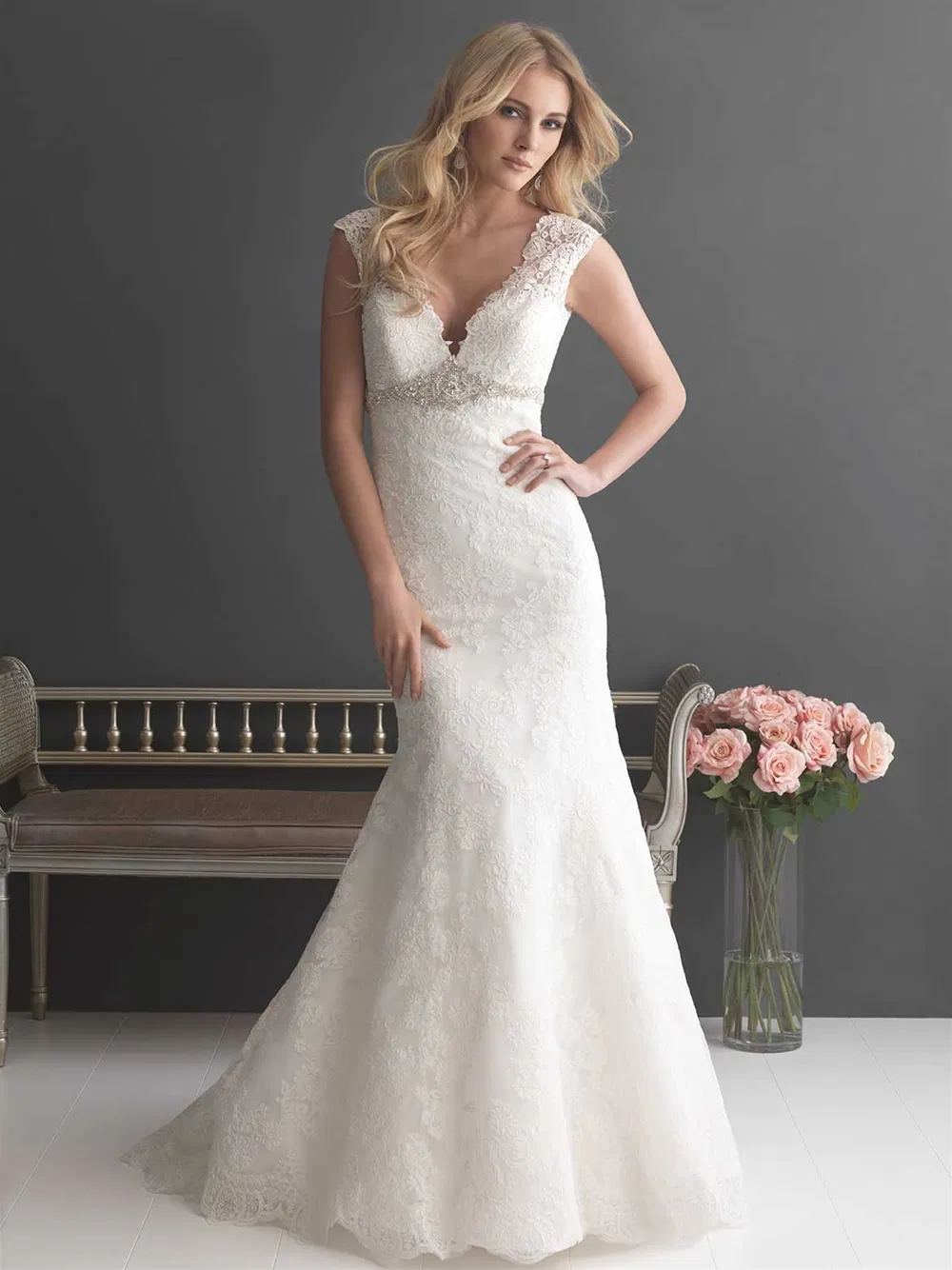 Sexy Backless Lace Wedding Dress Crystal Empire Wedding Bridal Gown Lace Evening Dress Wedding Gowns