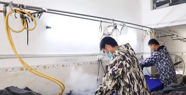 Skinny Slim Fit Men′ S Jeans Destroyed Denim Pants Frayed Trousers