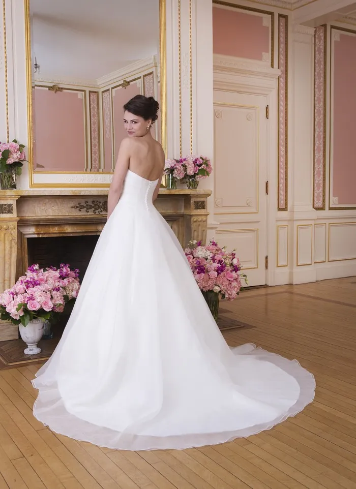 Sweetheart Bridal Dress White Organza Puffy Flower Sash Wedding Dresses