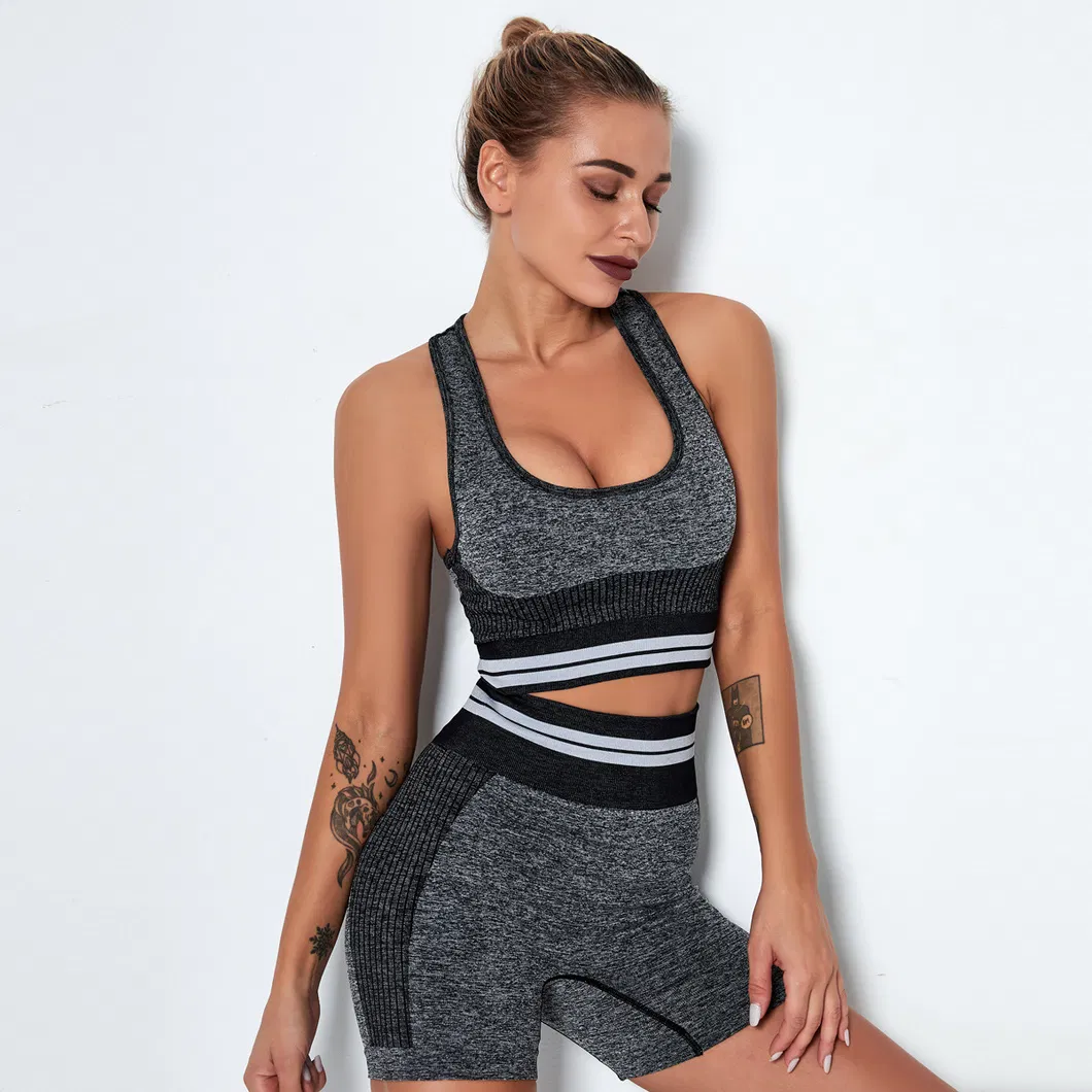 Women Sleeveless Sports Wear Comfortable Gym Wear Seamless Yoga Wear Set